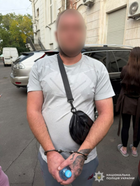 На Дніпропетровщині затримали чоловіка, який за 160 тисяч гривень допомагав незаконно перетнути кордон