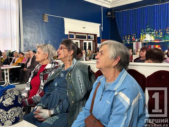 Пісні крізь покоління: у Кривому Розі хор «Жартівниці» виступив до Дня української писемності та мови