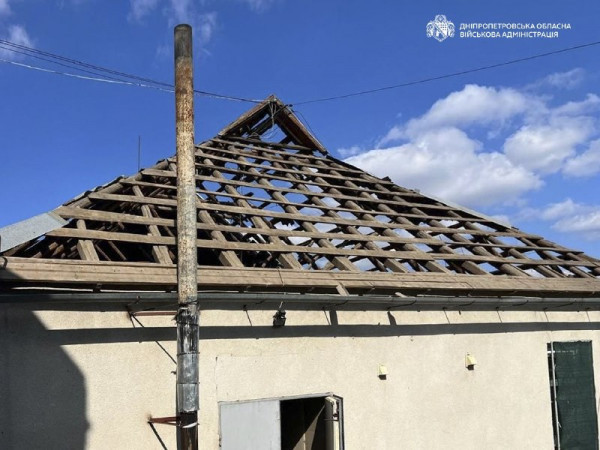 Понад 70 разів росіяни били по чотирьох районах Дніпропетровщини: загинула одна людина, ще четверо дістали поранень