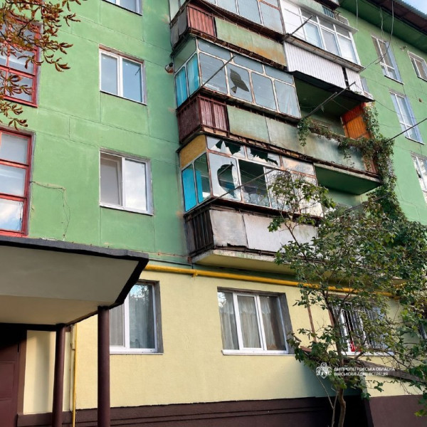 Протягом дня російські війська понад 40 разів били по трьох районах Дніпропетровщини: троє людей дістали поранень