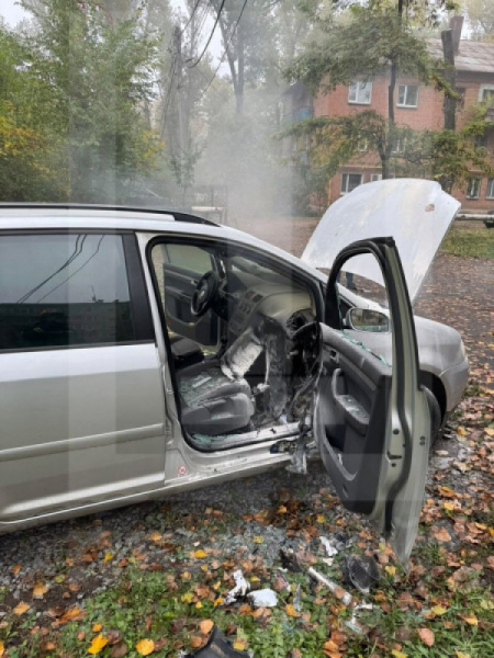 У Довгинцівському районі у дворі зайнявся Volkswagen Touran: постраждалих немає
