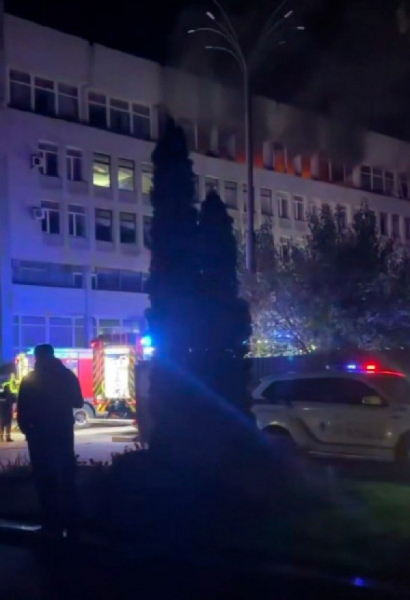 У Кременчуці російський безпілотник влучив у будівлю навчального закладу: є постраждалі
