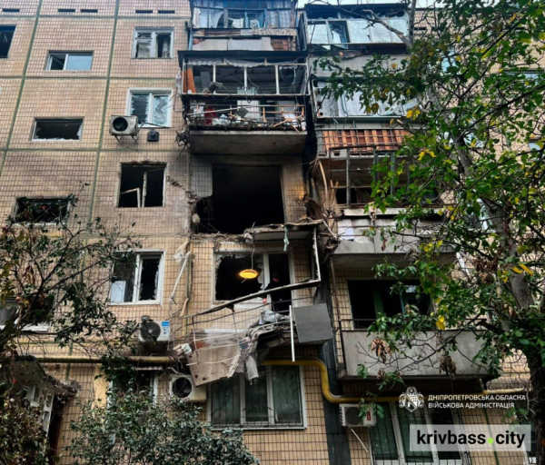 У Кривому Розі горіло промислове підприємство після удару: на Дніпропетровщині є загиблий