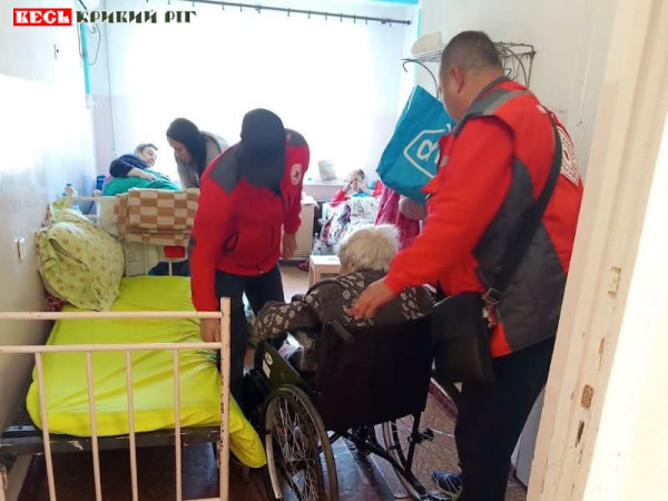 Маломобільна пацієнтка в палаті лікарні в Кривому Розі