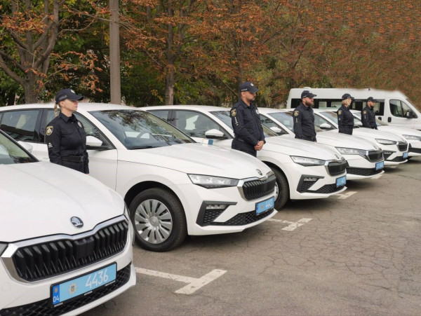 У Кривому Розі розвивають проєкт «Поліцейський офіцер громади»: правоохоронці отримали від міста 16 нових службових автомобілів