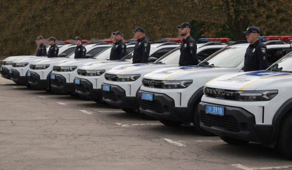У Кривому Розі розвивають проєкт «Поліцейський офіцер громади»: правоохоронці отримали від міста 16 нових службових автомобілів